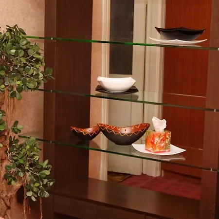 Two-bedroom Nezavisimosti 33 Apartment *